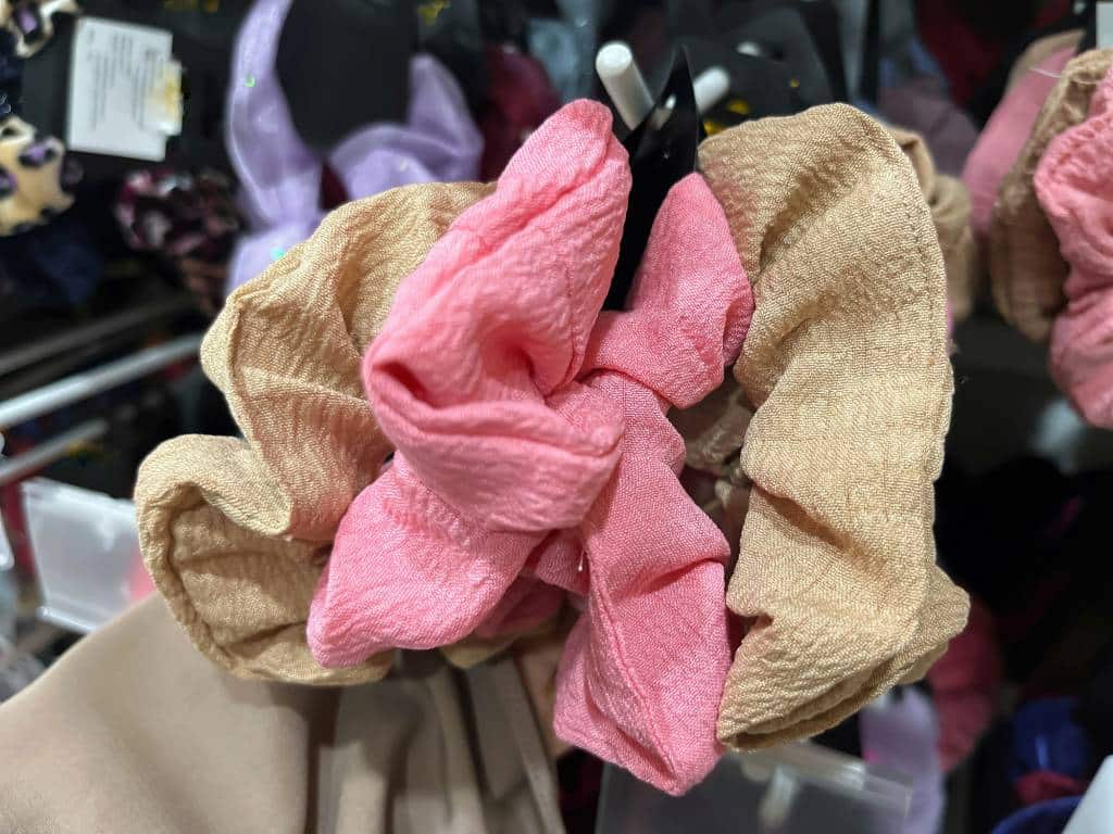 Accessoires cheveux scrunchies élastiques chevelure capillaires femmes