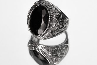 Chevalière pour homme : comment trouver le modèle qui vous correspond ?